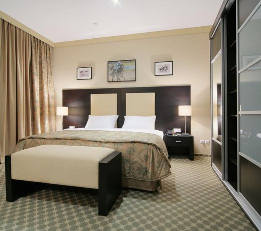 Business Hotel Senator