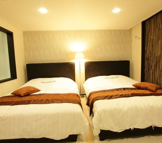 Hotel Rhangju