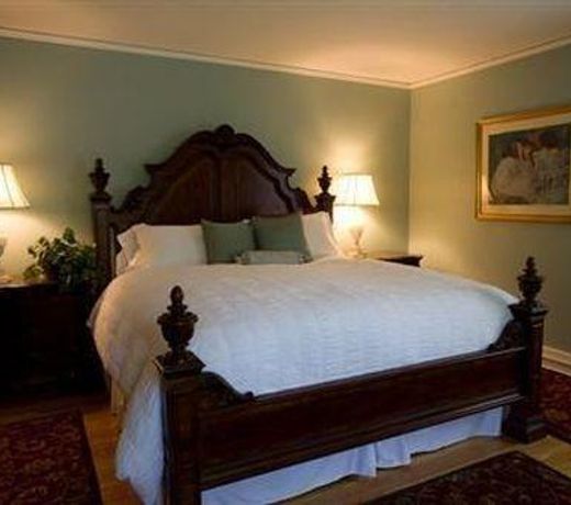 FARNAM GUEST HOUSE