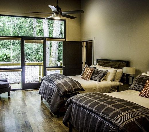 Dancing Bear Lodge