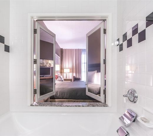 Proximity Hotel