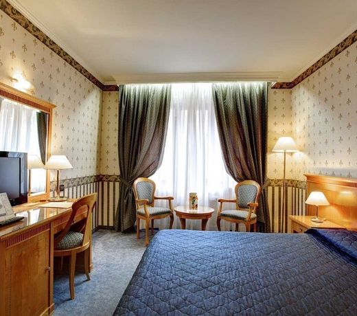 Hotel Downtown - TOP location in the heart of Sofia city