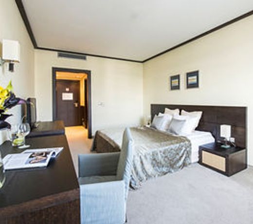 Central Park Hotel