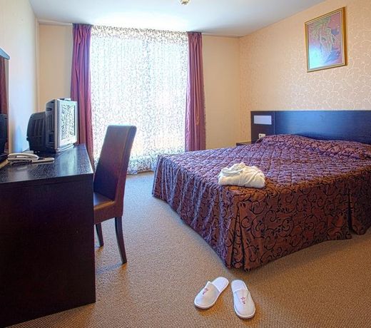 Hotel ZOO Sofia - Secured Paid Parking