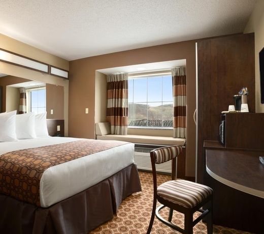 Microtel Inn & Suites by Wyndham Steubenville