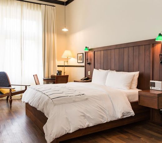 American Trade Hotel