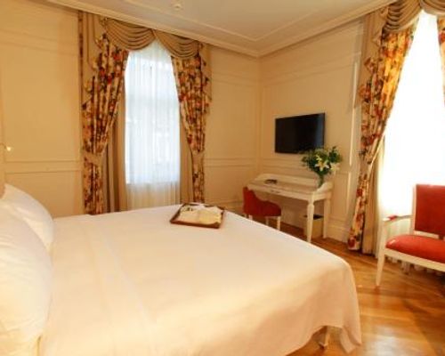 Corinne Art & Boutique Hotel - Стамбул - фото 1