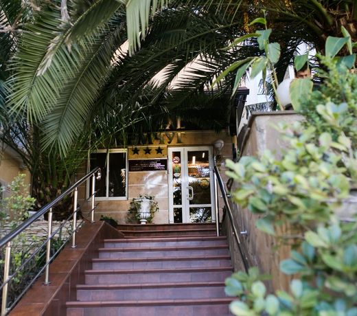 Zhemchug Hotel