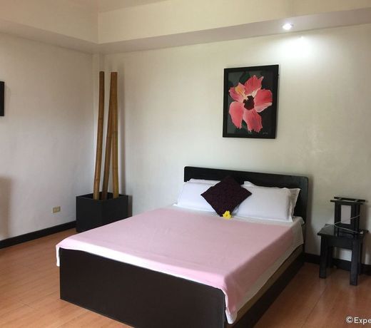 La Pernela Beachfront Resort