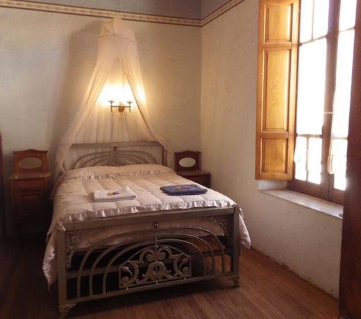LA MAISON ECHANTEE
