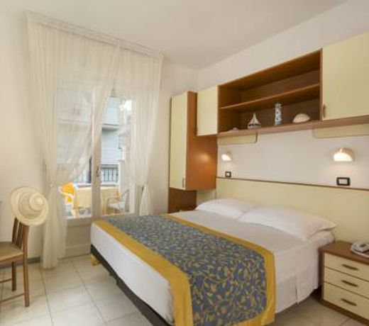 Hotel Cannes - in pieno centro