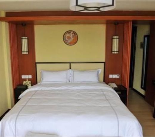Lijiang Lashi Lake Retreat