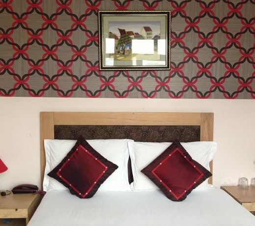 Red Sunset Hotel