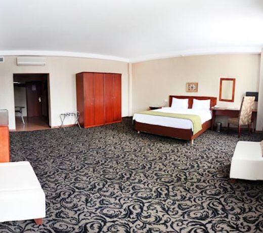 Benefit Plaza Hotel