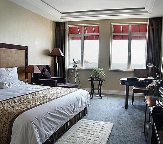 Zhanqiao Prince Hotel