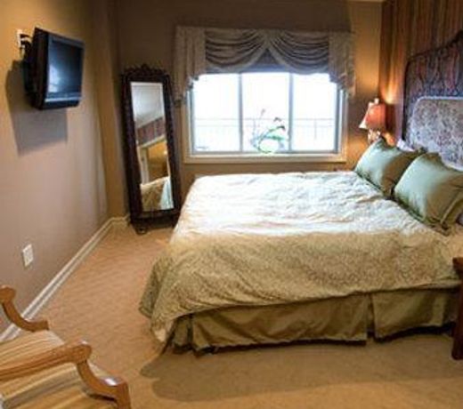 Grand Cascades Lodge