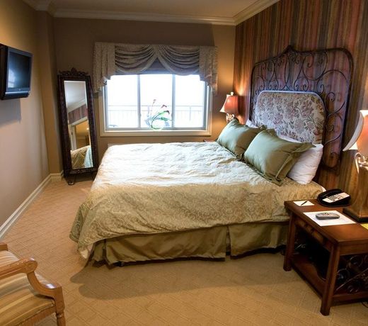 Grand Cascades Lodge