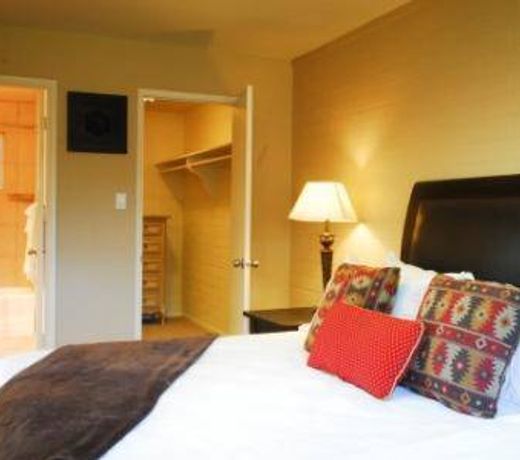 SMOKETREE RESORT AND BUNGALOWS