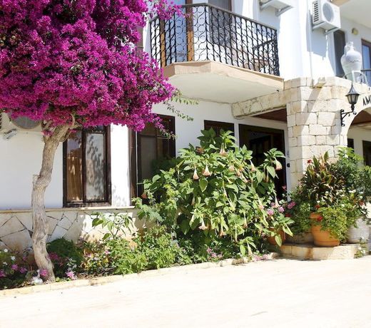 Amphora Hotel