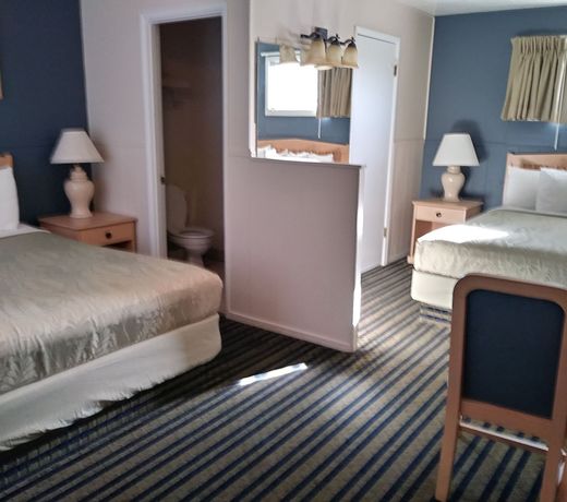 Pacific Reef Hotel & Light Show