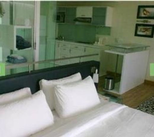 ST LAURN SUITES