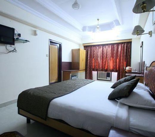 Chandra Inn