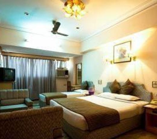 Chandra Inn