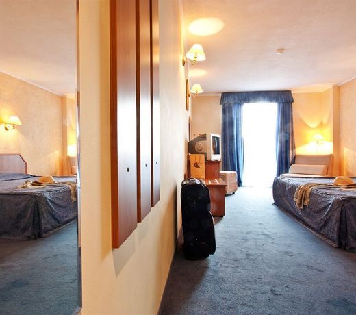 Saint George Hotel & Medical Spa