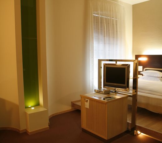 GARDEN APPLE HOTEL