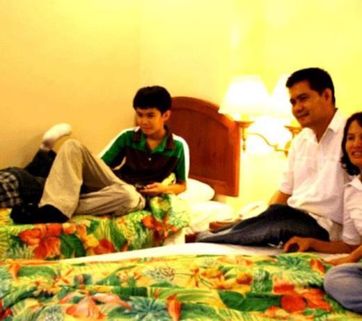OYO 210 Apple Tree Suites