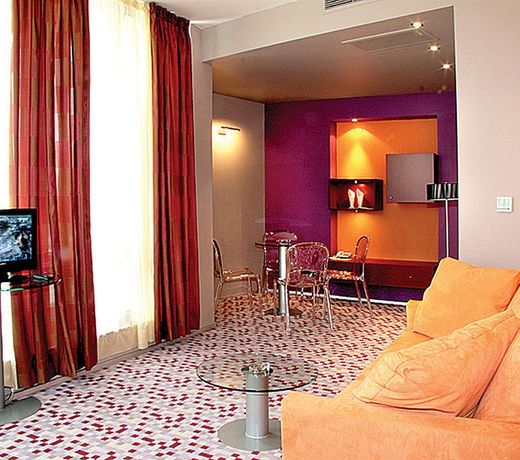 Monet Hotel