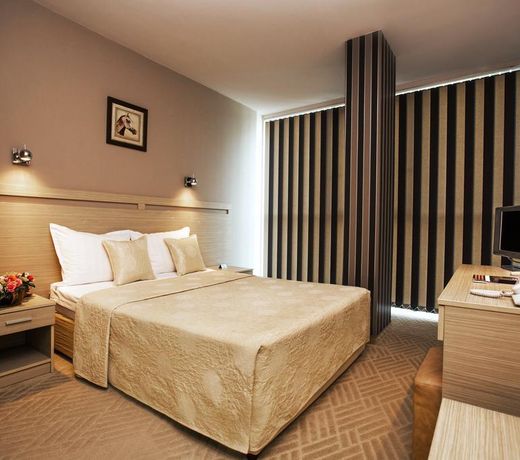 Expo Hotel