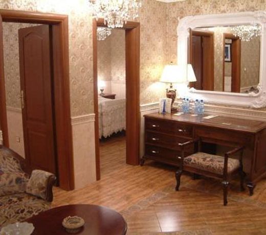 THE OLD TOWN RESIDENCE