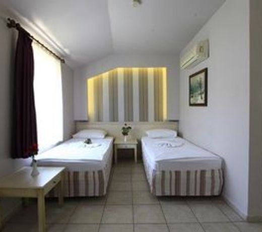 Leda Beach Hotel