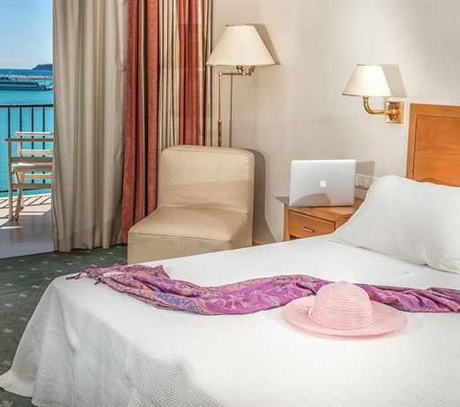 Strada Marina Hotel