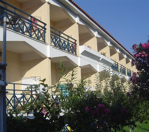 Paradise Hotel