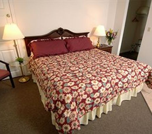 Colonial Motel