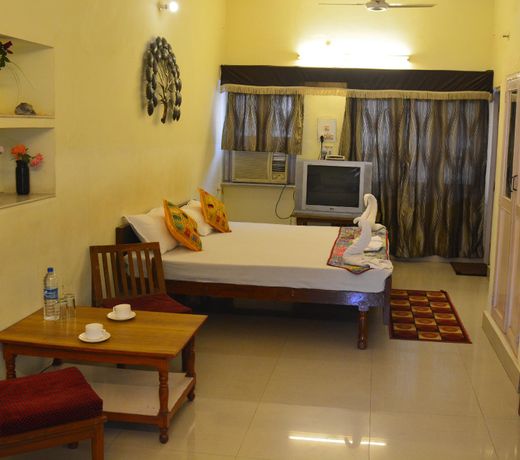 Dhillon House