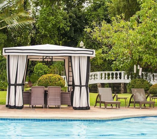 Montebello Villa Hotel