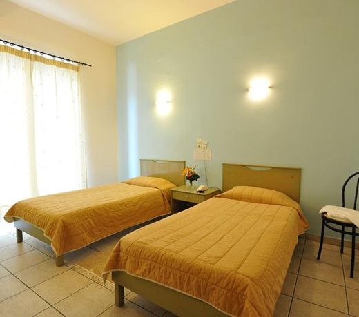 Hotel Avra