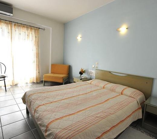 Hotel Avra