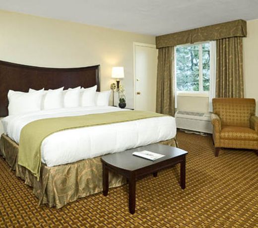 Rockport Inn and Suites