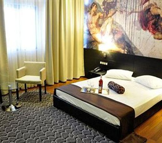 Gallery Art Hotel