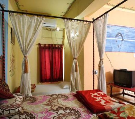 Govind Hotel