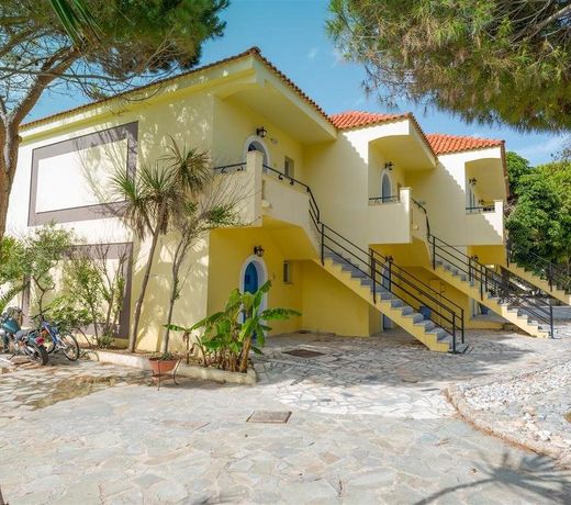 Ammes Hotel