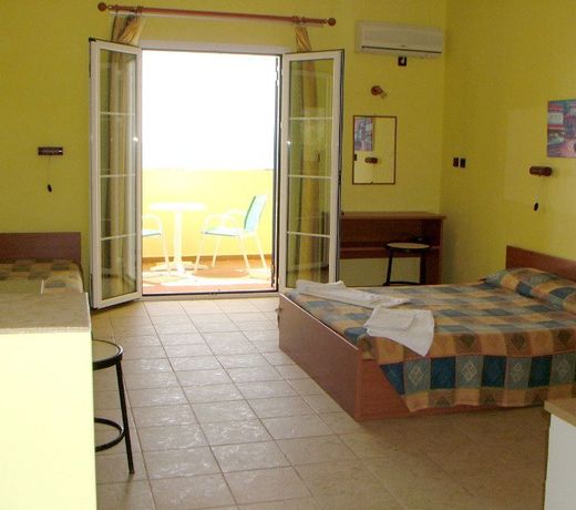 Ammes Hotel