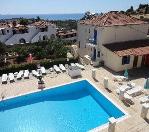 Lianos Hotel Apartments
