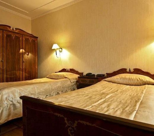 KIEVSKAYA SUITE 3 ROOMS