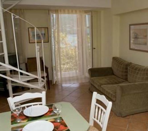 Sentefi Maisonette