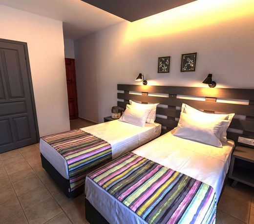 Aliston Hotel Studios